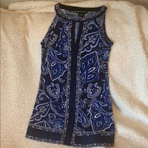 Women’s top with a hint of glimmer!